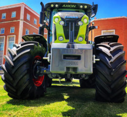 Tractor Claas Axion 870 C-Matic