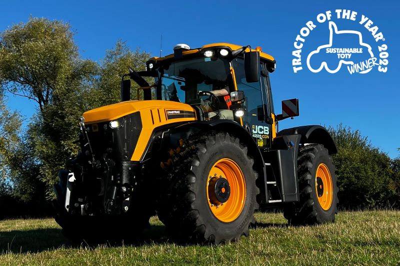 Sustainable TotY 2023: JCB FASTRAC 4220 iCON