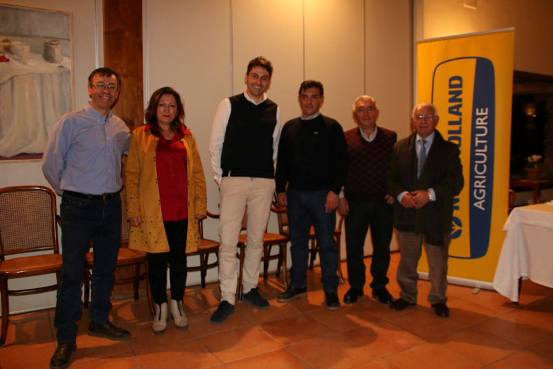 Familia Lázaro junto a Francesco Zazzetta, director general de NH Iberia